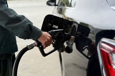 Giá xăng dầu hôm nay 30.10: Bất ngờ đảo chiều